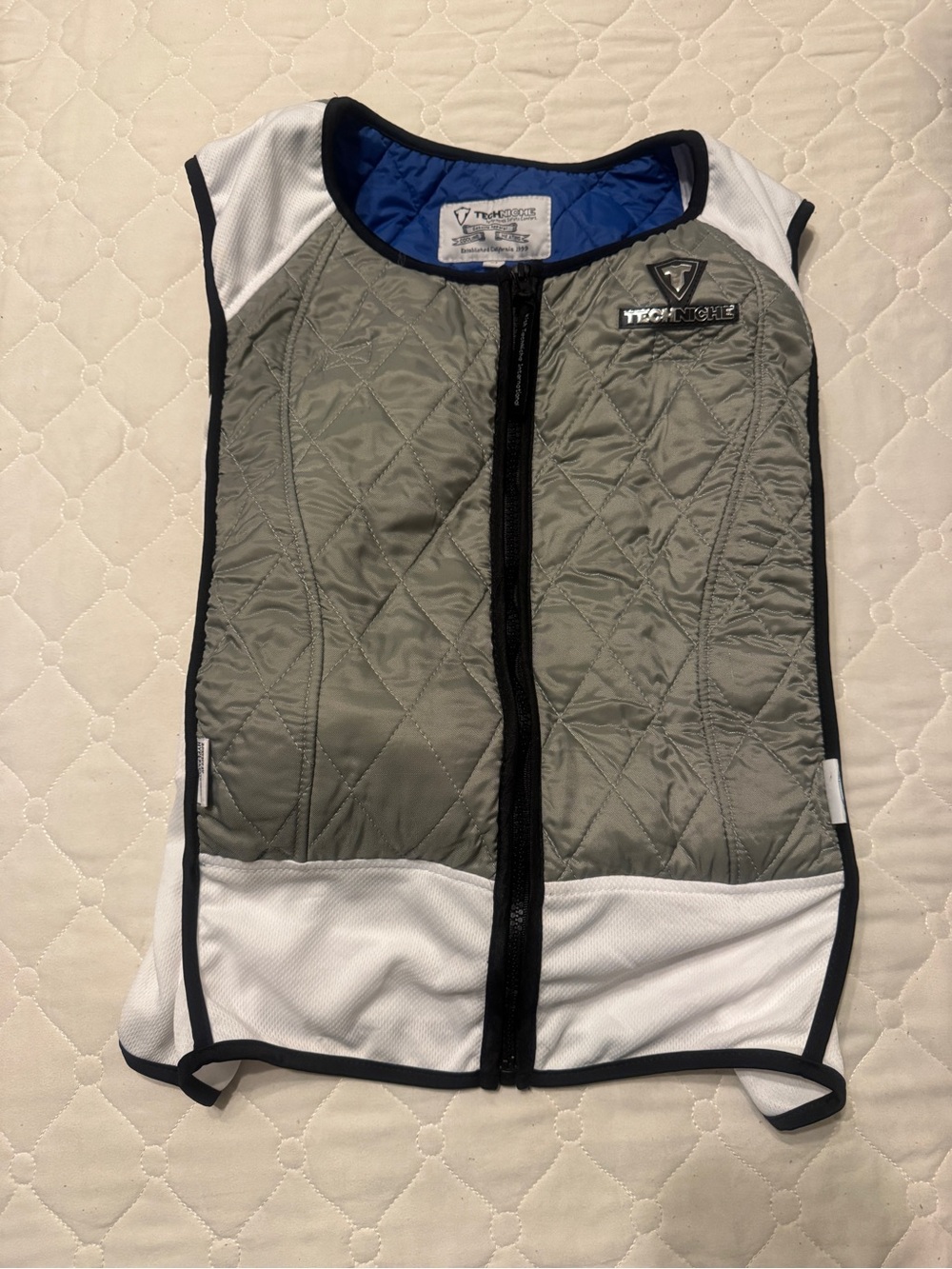 TechNiche Quilted Cooling Vest in Grey & White